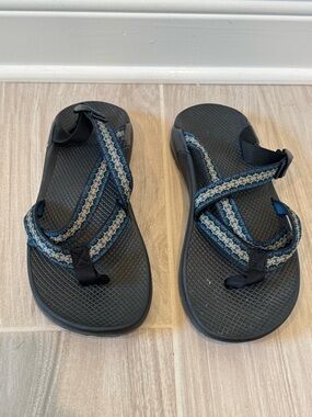 Chaco Black Slip on sandals Men’s  Blue & Cream Woven Straps